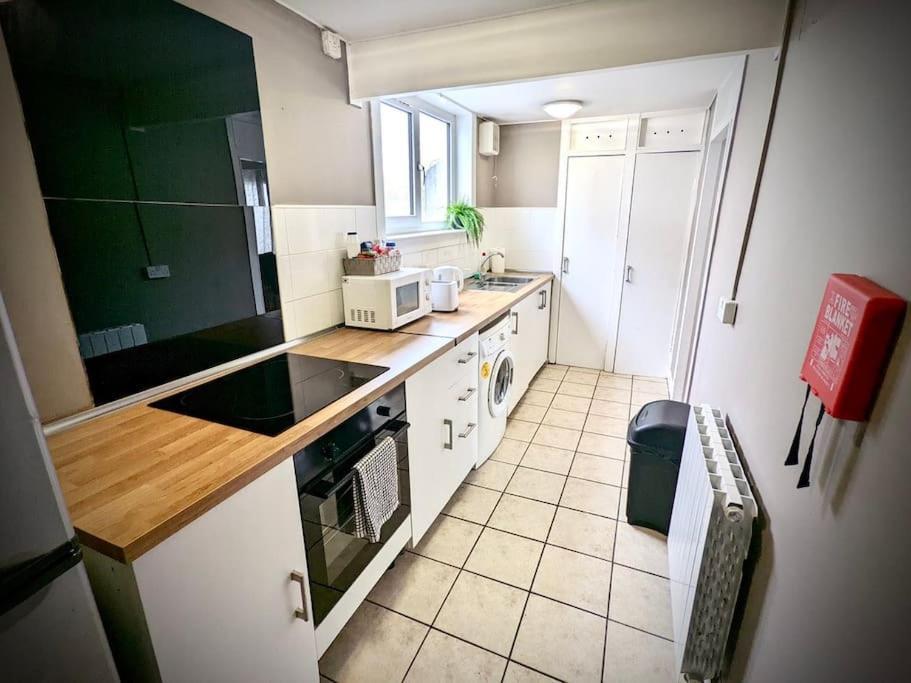 Cosy 2-Bedroom House In Leith Edinburgh Bagian luar foto