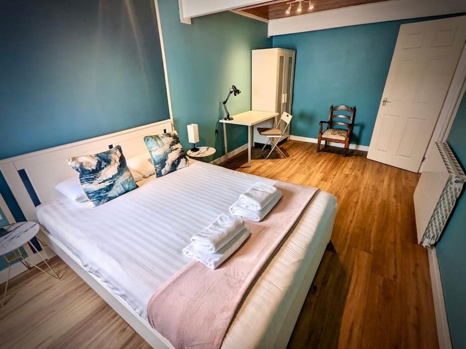 Cosy 2-Bedroom House In Leith Edinburgh Bagian luar foto